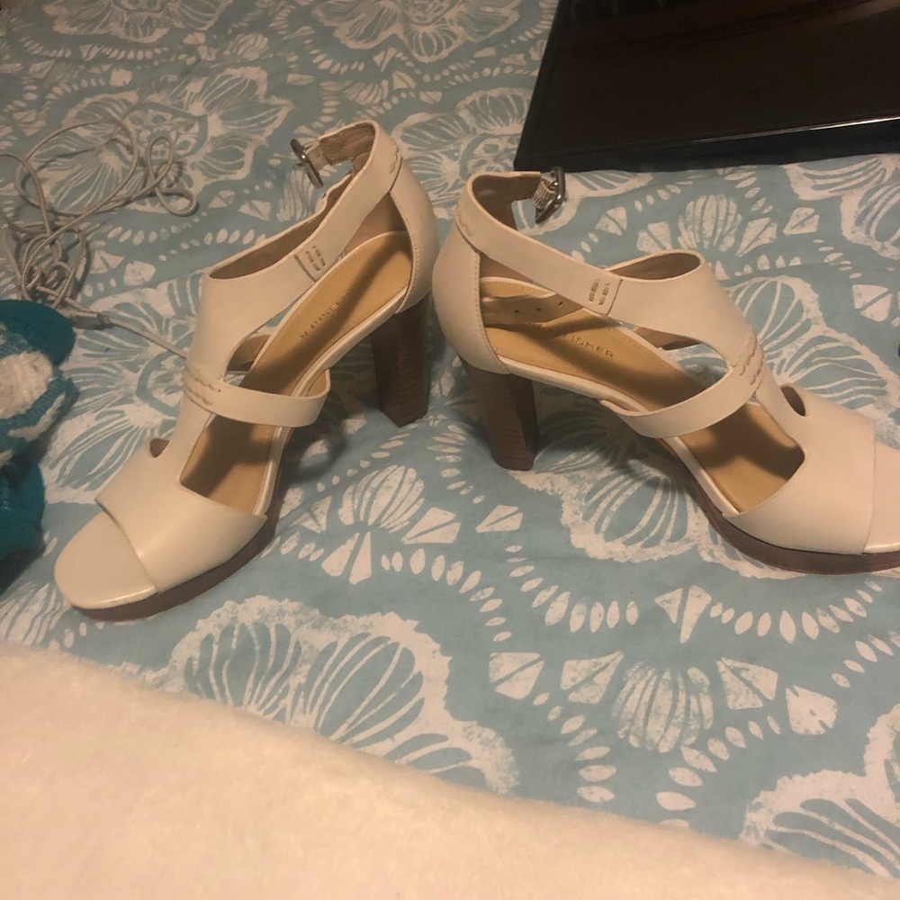 Marc Fisher Heels size 9